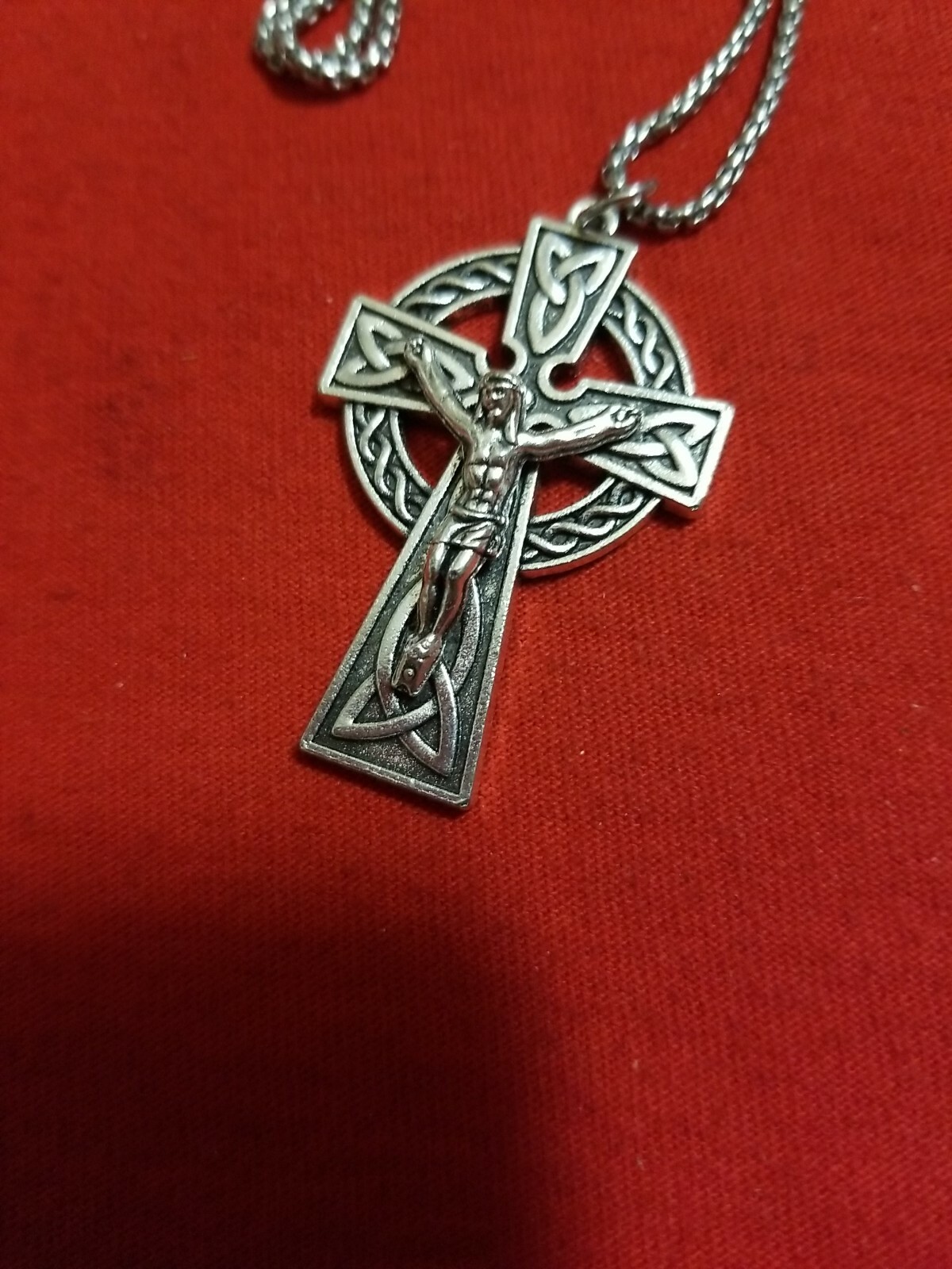 CHRISTIAN CATHOLIC CROSS WITH CHAIN 24 INCHES