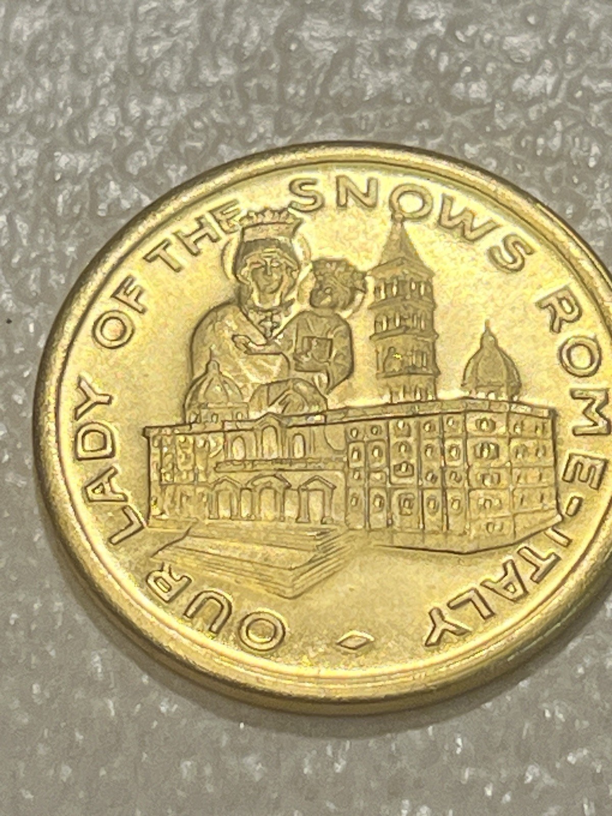 Our Lady Of The Snows Rome Italy Bellewille Ill 10th Anniversary Coin Medal Case