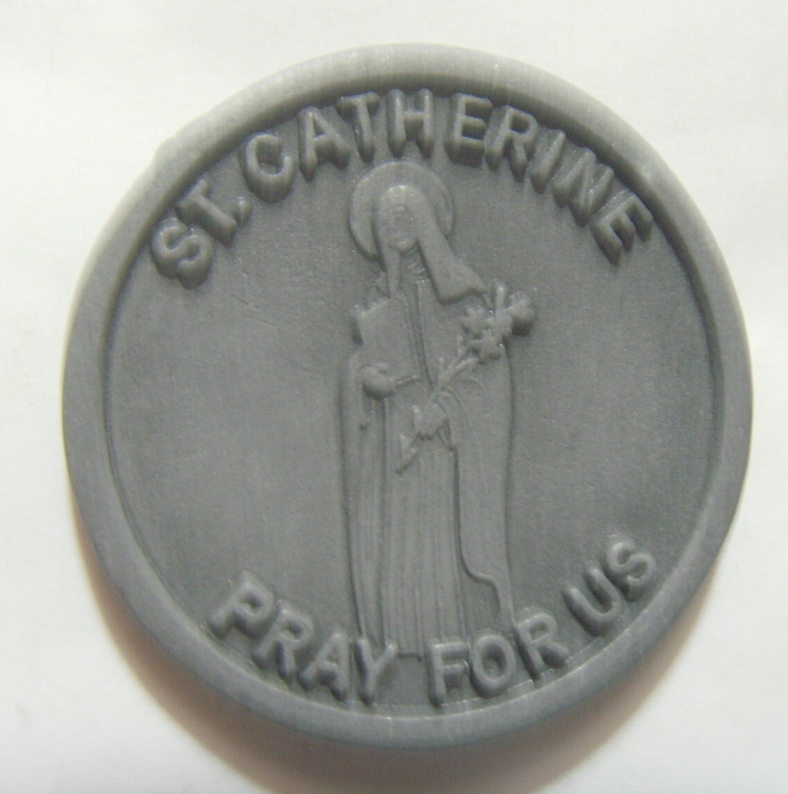 1960s vintage grey silver tone metal catholic St Catherine pocket token EL1076