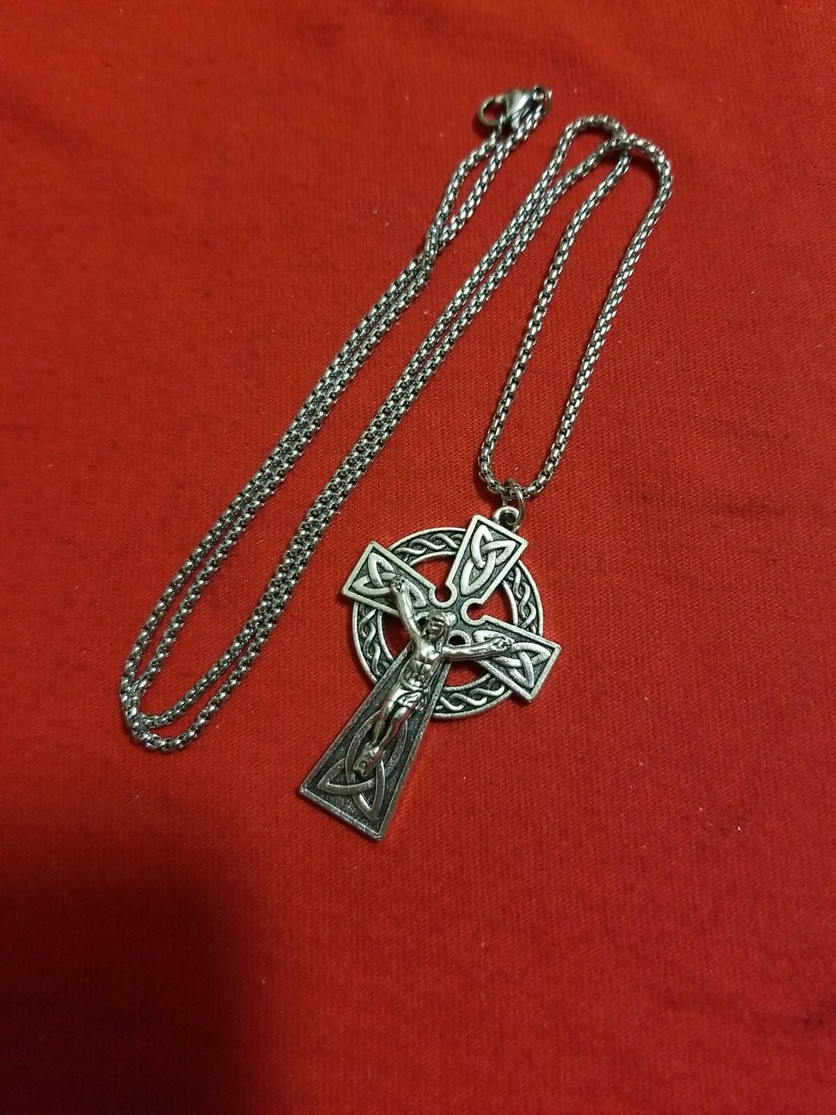 CHRISTIAN CATHOLIC CROSS WITH CHAIN 24 INCHES