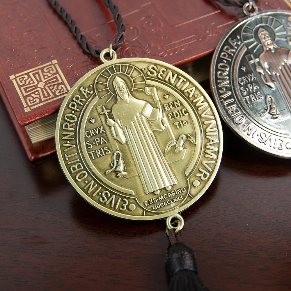 Benedict Medal Religious Bronze Engraving Zinc Alloy Amulet Home Car Decors Gift
