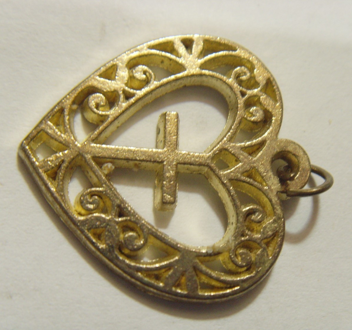 1950s vintage gold tone metal filigree heart cross Christian pendant 54491