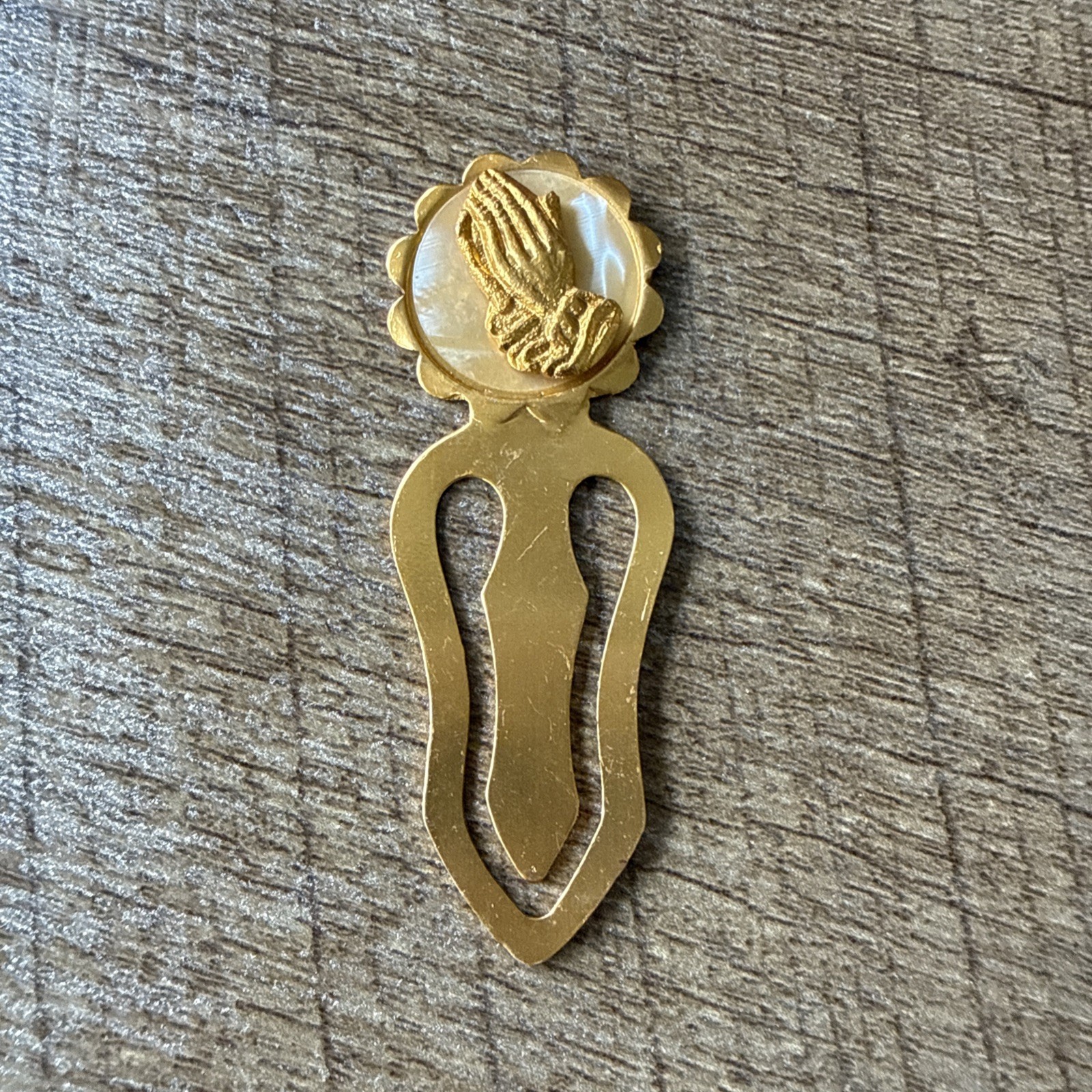 Vintage Praying Hands Bookmark Gold Tone Medal Made In Taiwan Christian