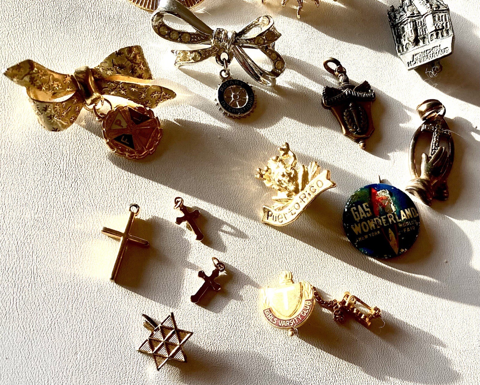 Nice Collection of Assorted Vintage Organizational/Religious Pins/Gold Toned/925