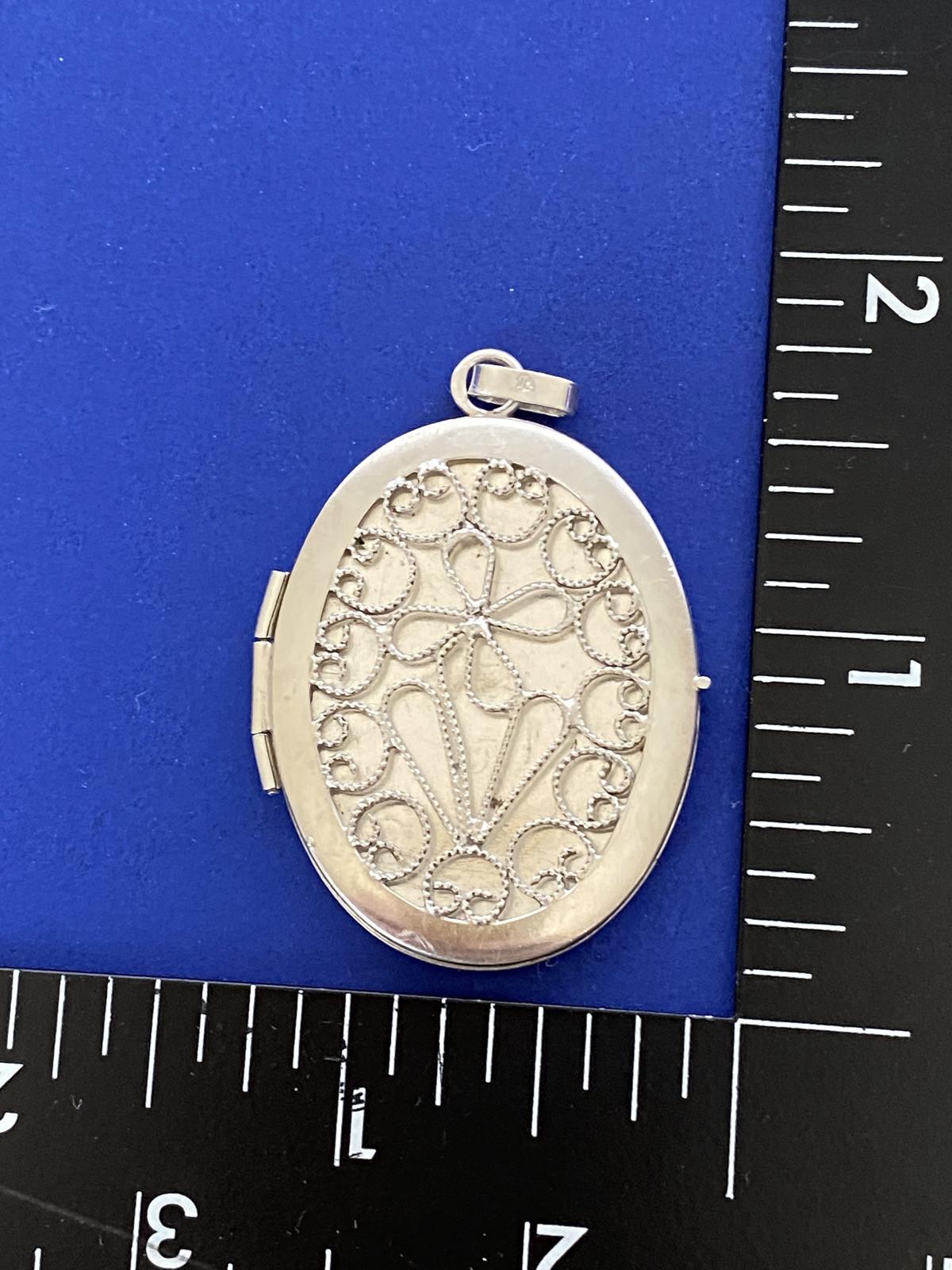 Vintage 925 Sterling Silver Chain Oval Filigree Photo Locket Pendant Necklace 24