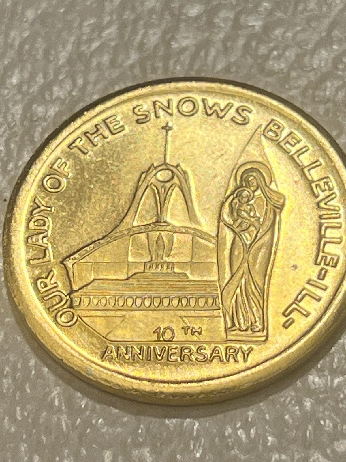 Our Lady Of The Snows Rome Italy Bellewille Ill 10th Anniversary Coin Medal Case