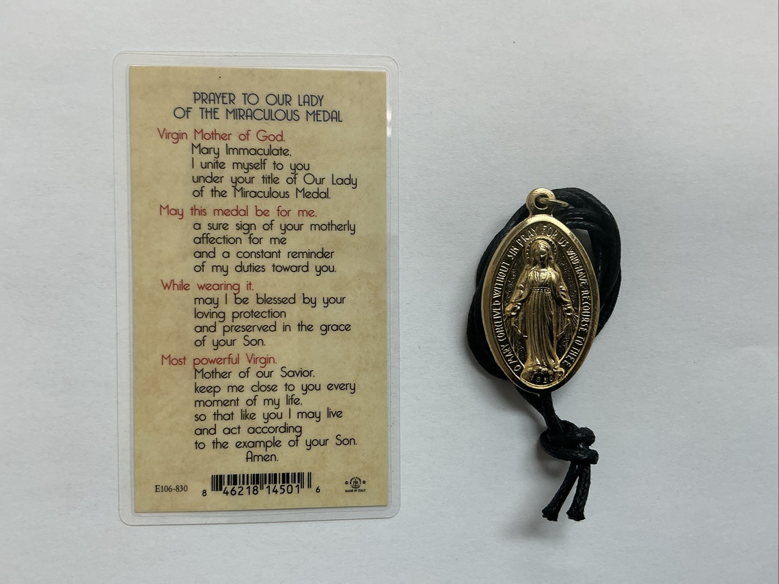 MIRACULOUS LADY MEDAL IN GOLDEN FINISH & HOLY CARD IN ENGLISH, FAVORS PROTECTION