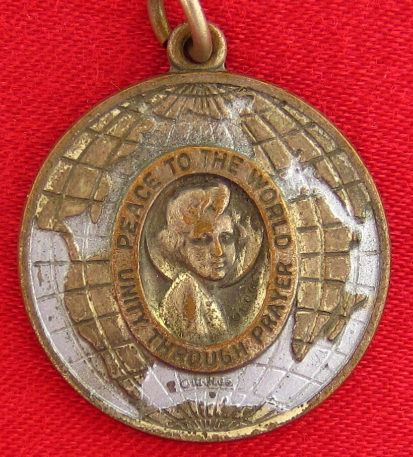 Vintage MARY FATIMA Medal PEACE TO THE WORLD CHILD JESUS Pendant HMH Co. EG Co.