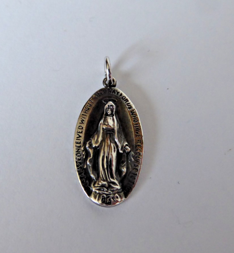 Vintage Chapel Solid Sterling Silver Miraculous Medal Pendant Virgin Mary 1830