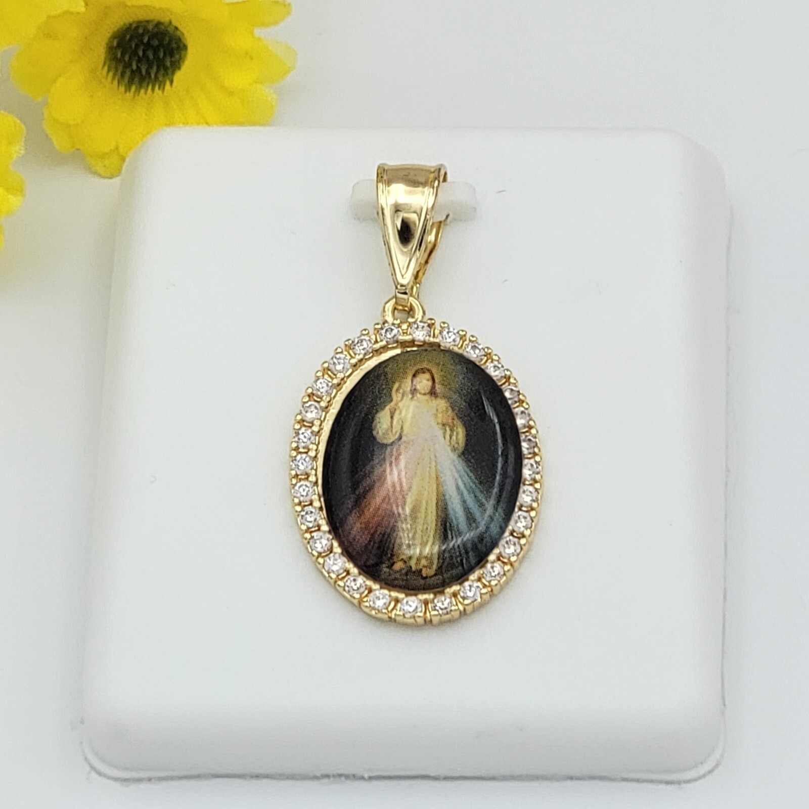 The Divine Mercy 14K Gold Plated Necklace – Pendant & Chain. Divina Misericordia