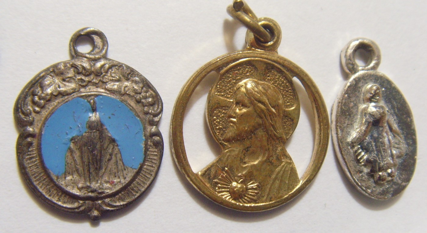 10 antique catholic Saints religious items medal pin pendant etc lot 54988