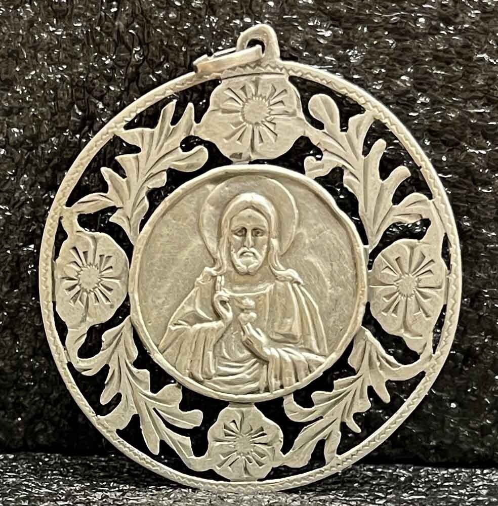Amazing antique Sacred Heart of Jesus artisanal flowers design silver 900, 47 mm