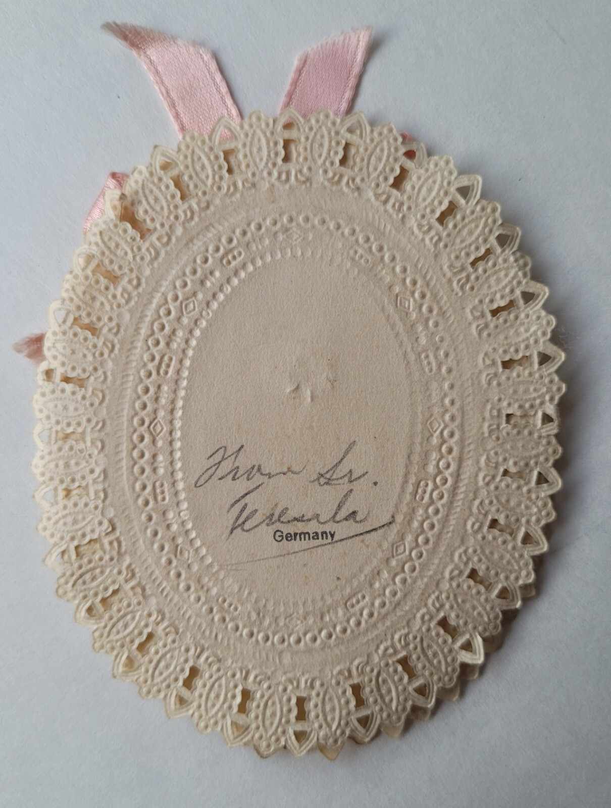 Vintage St Teresa Of The Infant Jesus Medal Pink Bow Ornate Doily Made in France