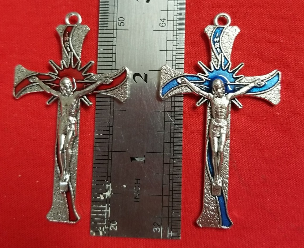 CHRISTIAN.CATHOLIC LOT OF 13 CROSS & MEDAL