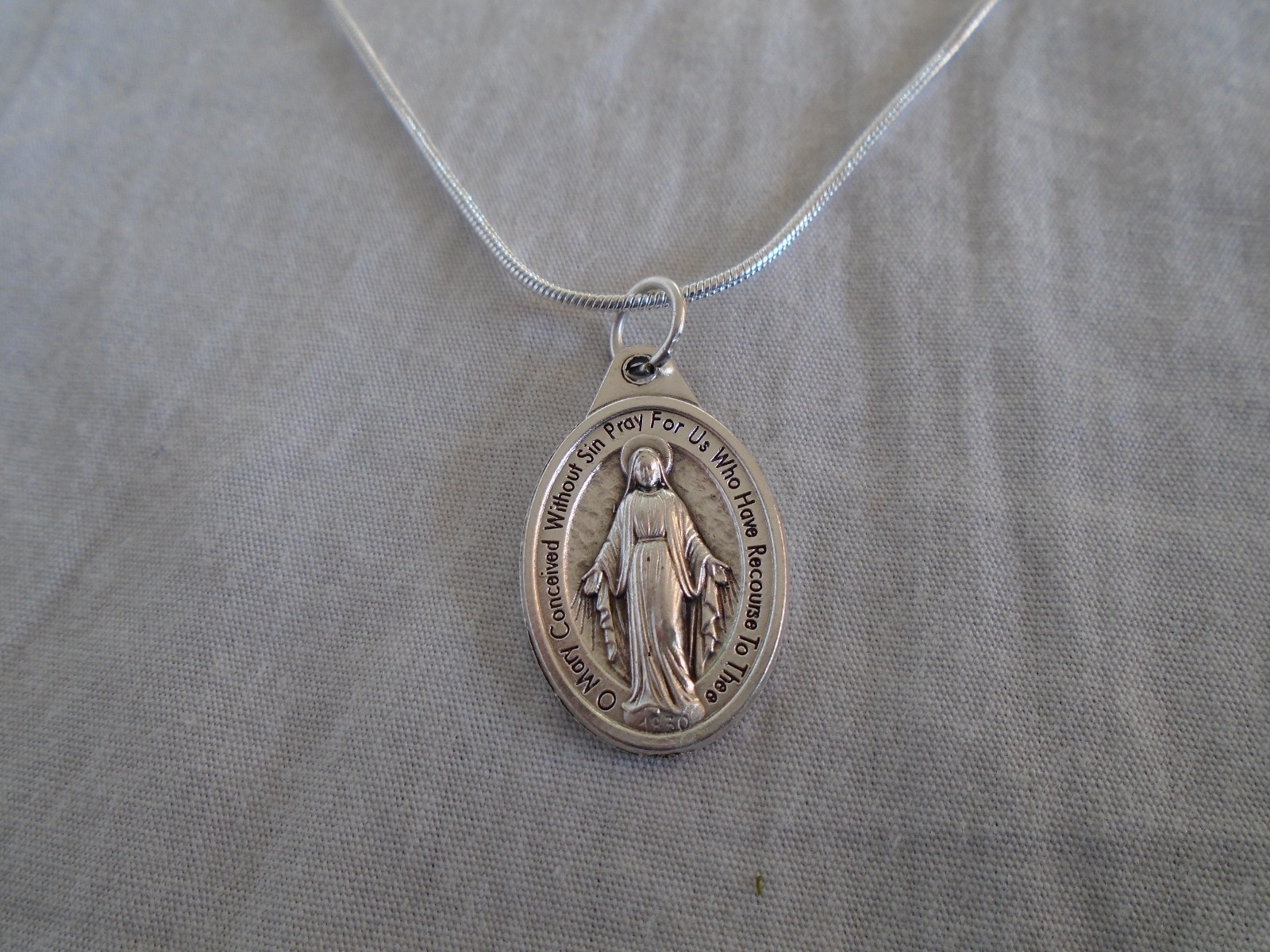 1″ Italian Silver Miraculous Medal Italy 925 Sterling Snake Chain Necklace Card