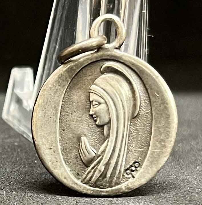 Circa 1940´ Beauty antique Virgin Mary medal delicate pendant silver 900