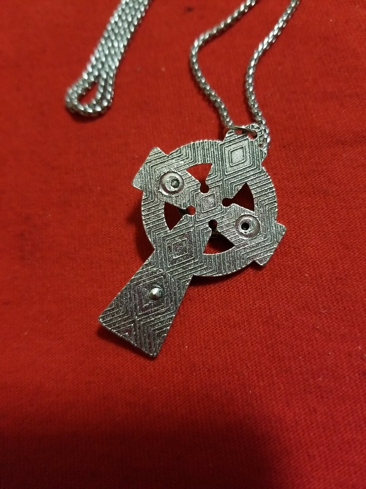 CHRISTIAN CATHOLIC CROSS WITH CHAIN 24 INCHES