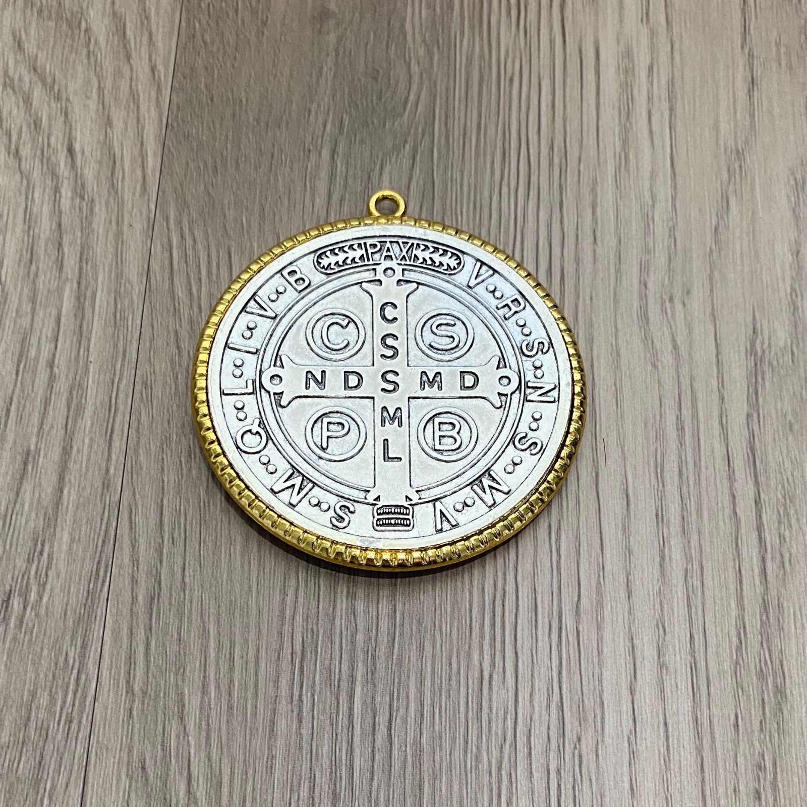 Catholic St Benedict Large Medal Gold Silver Tone Medalla Medallón de San Benito