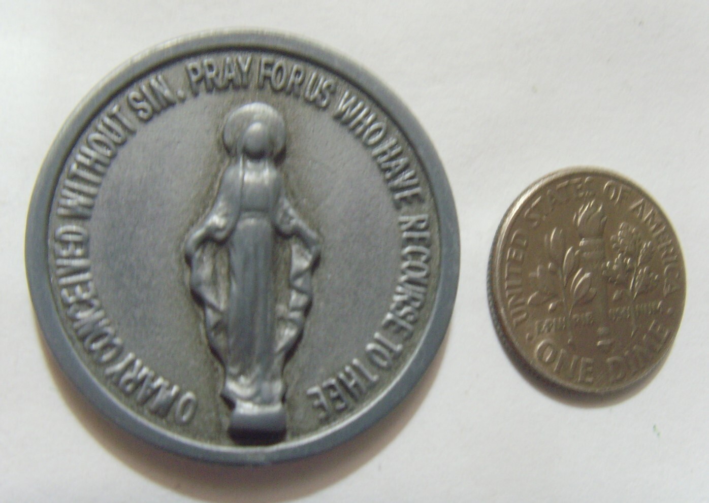 1960s vintage grey silver tone metal catholic Saint Mary pocket token EL1079