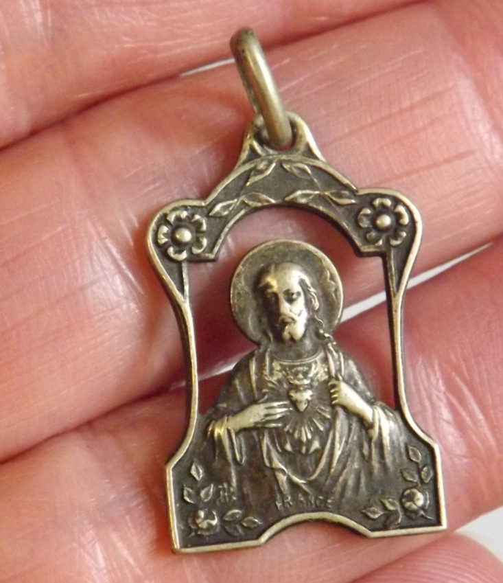 Sacred heart of Jesus floral ornate open work charm pendant medal France