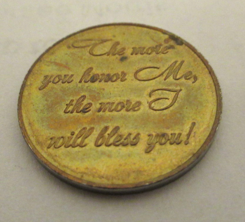 INFANT JESUS OF PRAGUE “PRAY FOR US” GOLD TONE ROUND POCKET COIN