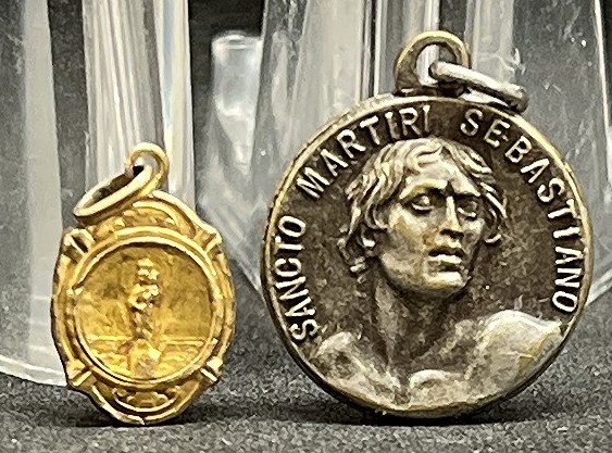 Italy 1920´ old lot x2 St. Sebastian, St Peter & Paul, Mary Help, gold the small