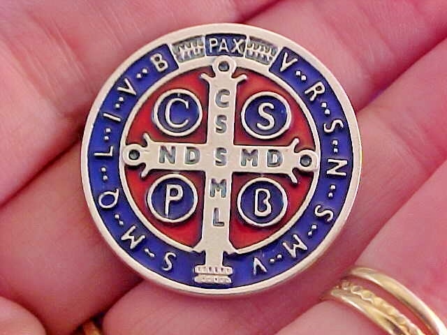 Rare St BENEDICT Pocket Token Protection 1-1/8″ Saint Medal ENAMEL Red Blue