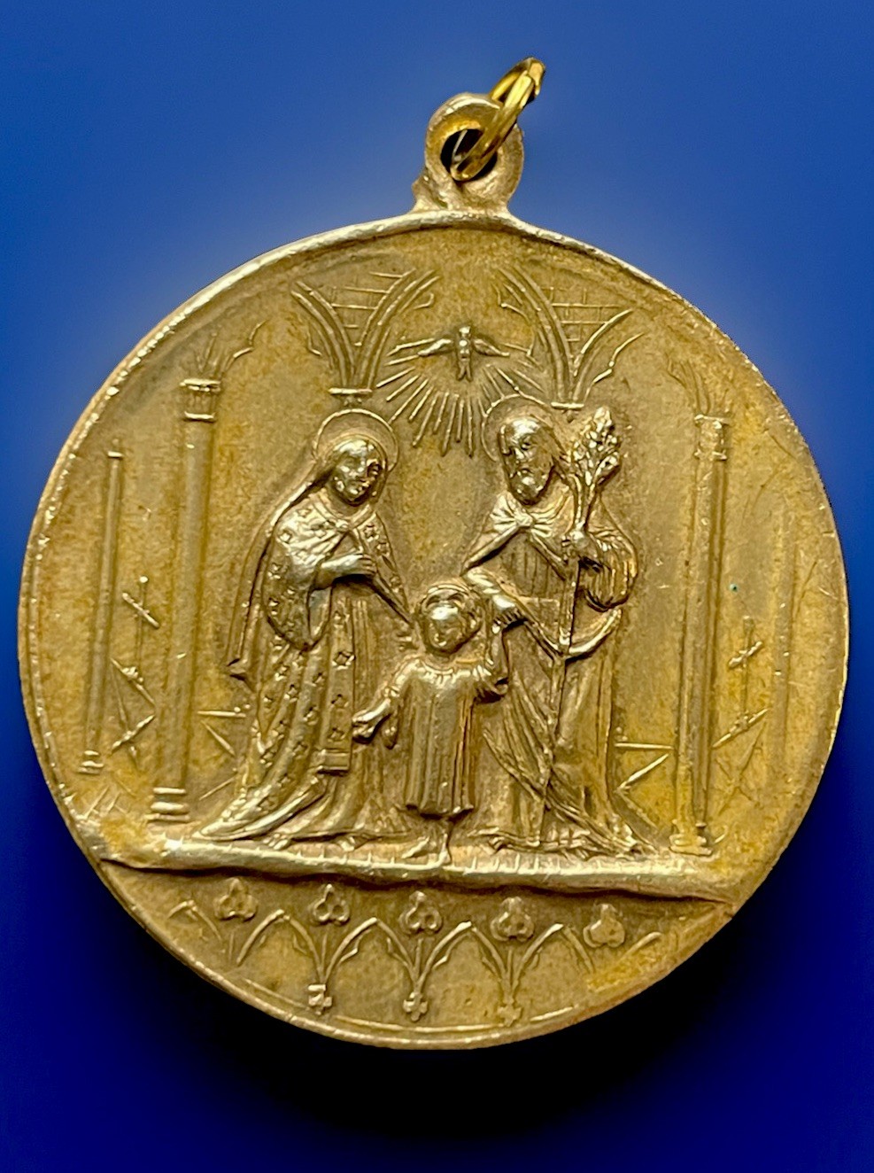 Vintage Catholic Dutch Archconfraternity Of The Holy Family Gold Tone Medal