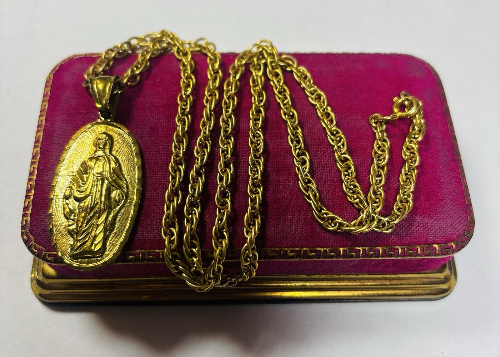 LARGE MIRACULOUS MEDAL VIRGIN MARY 18k YELLOW GOLD PLATED PENDANT NECKLACE 24”