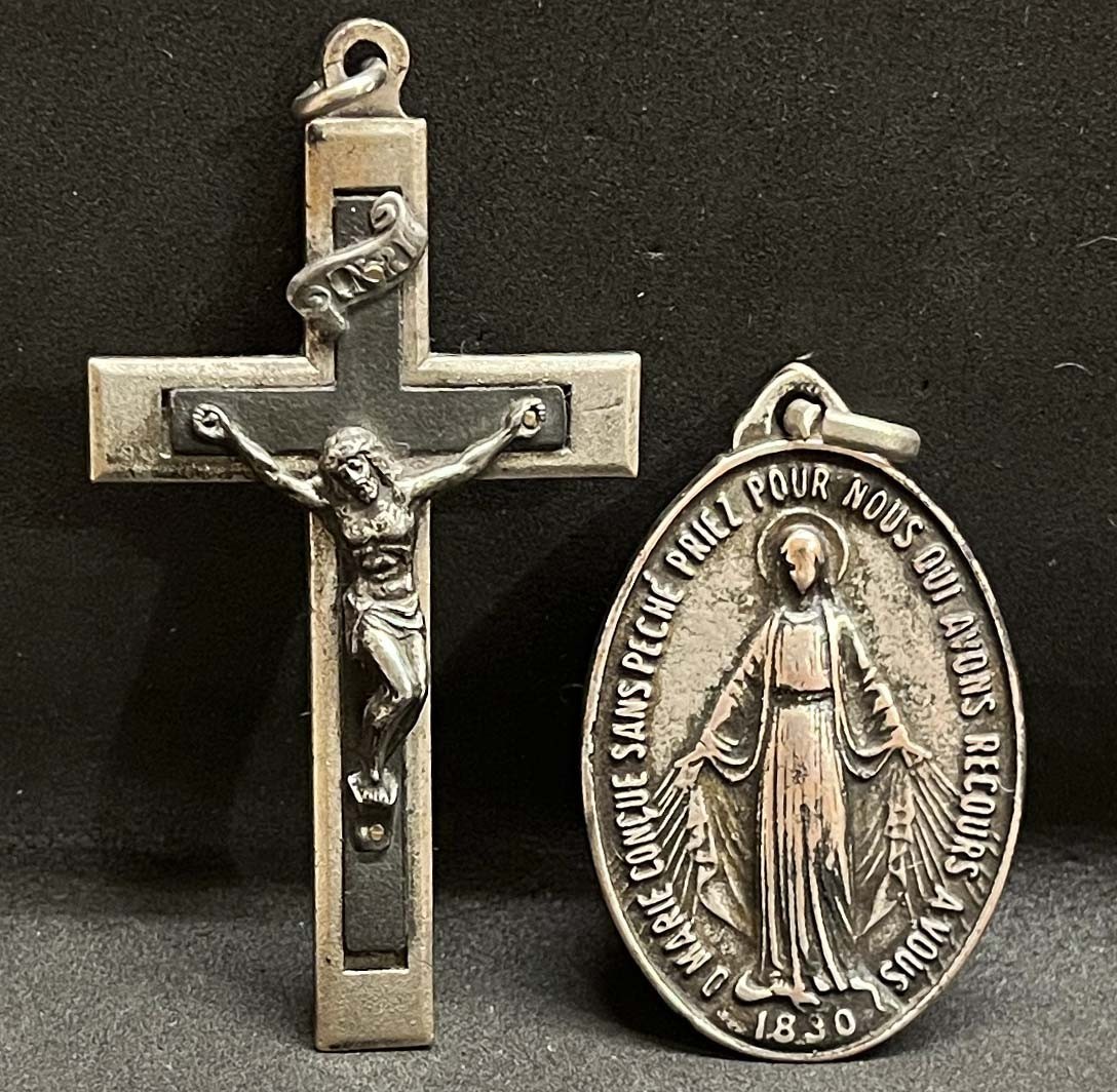 France & Italy – Vintage lot x2 Miraculous Virgin Mary medal & Cross Crucifix