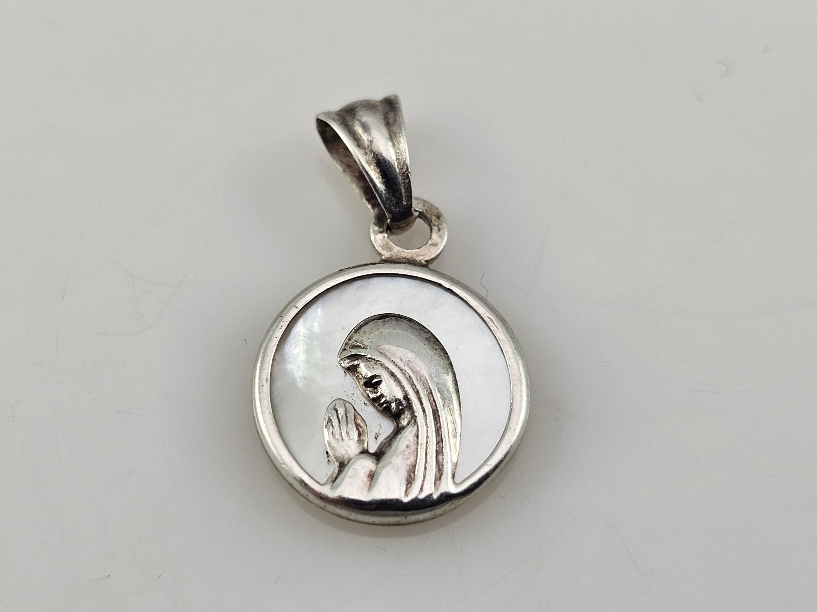 Vintage 900 Silver Mother of Pearl MOP Virgin Mary Round Pendant