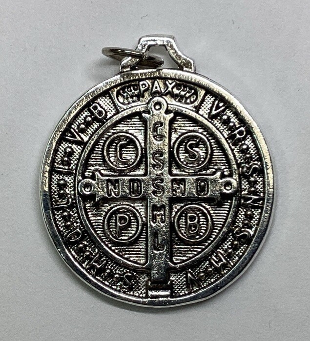 Medalla De San Benito Abad 1.25” Diam. Medallion Of St Benedict 1.25” Round Cord