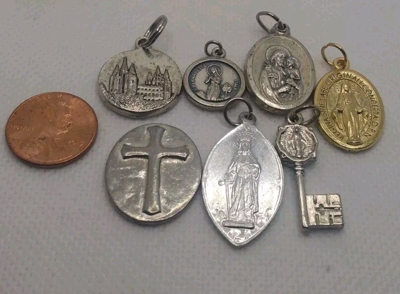 7 Vtg &1 Rear Catholic Saints, Mary, Bernadette, Joseph, Dymphna Medal Pendants