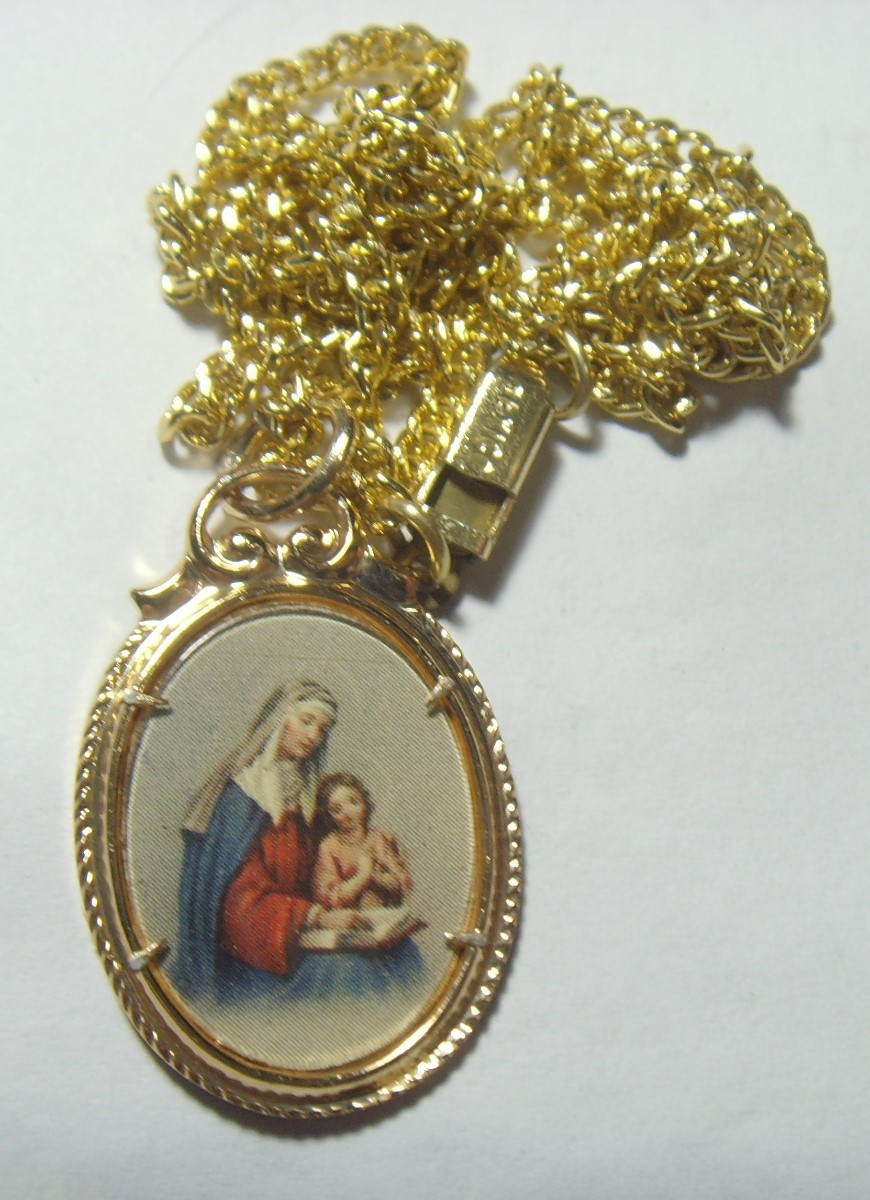 1950s vintage religious catholic Saint Anne Saint Mary pendant necklace 54439