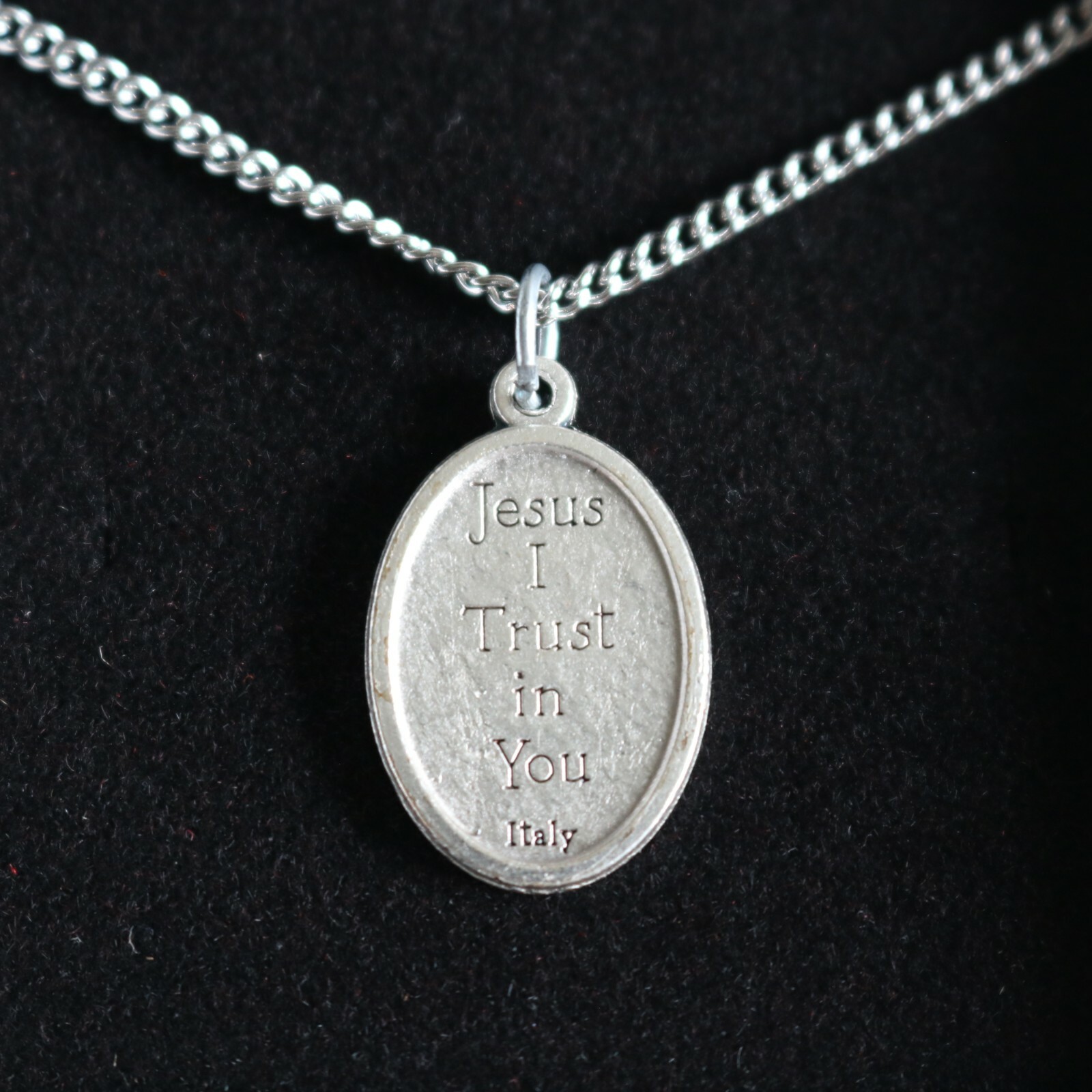 Women Necklace Divine Mercy Medal 18″ Stainless Steel Chain Catholic Pendant