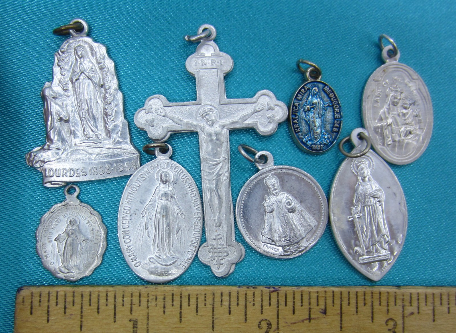 Catholic Lot Medals Aluminum Religious Mary Jesus Dymphna Medals Light in Weight