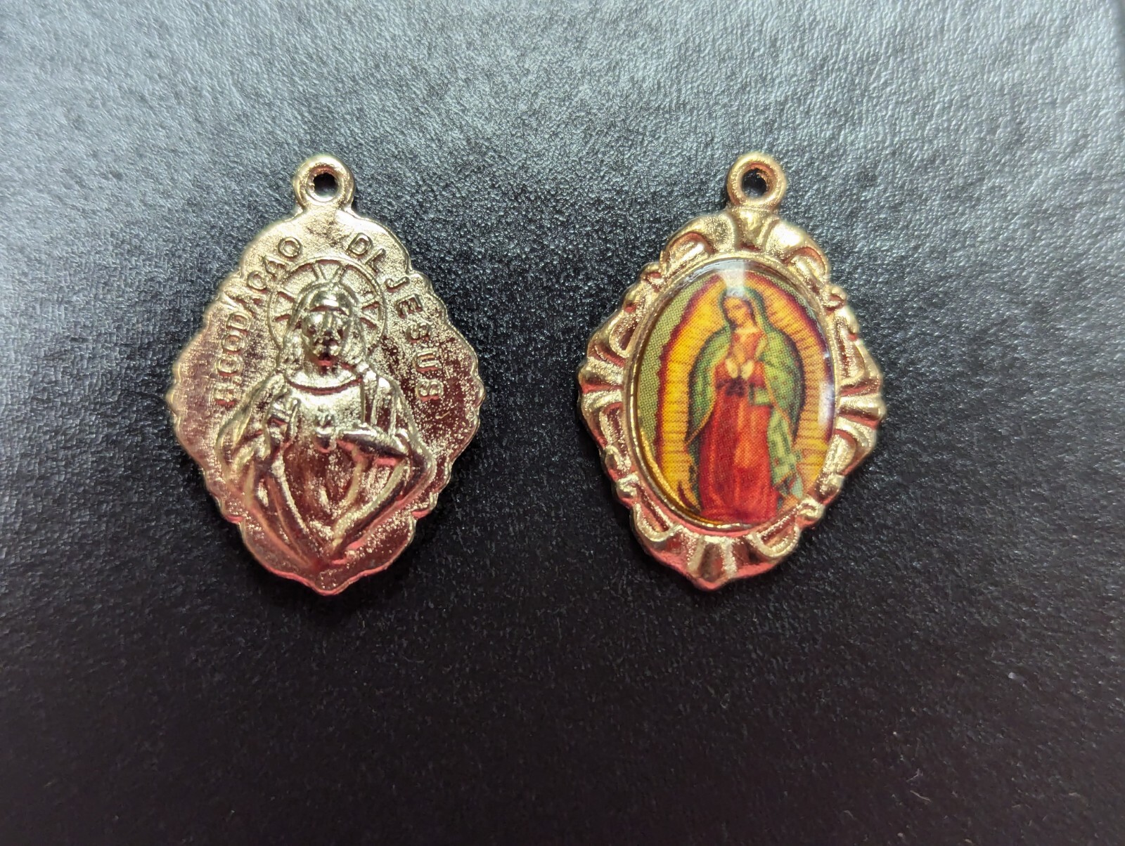 Vintage CATHOLIC Guadalupe GOLD TONE Devotional ENAMEL Medal 7/8 inch x 5/8 inch