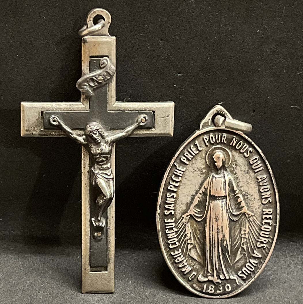 France & Italy – Vintage lot x2 Miraculous Virgin Mary medal & Cross Crucifix