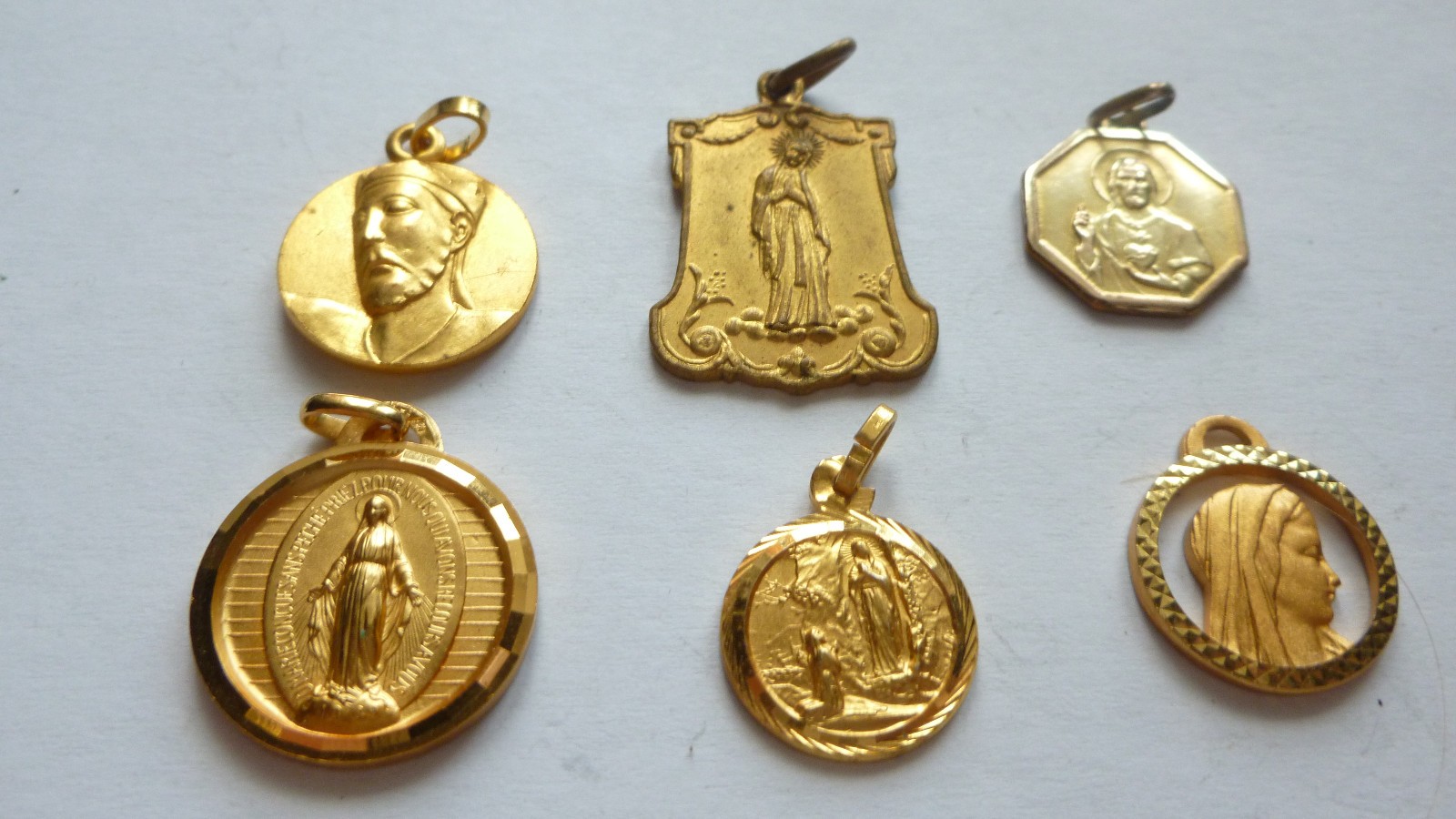 26F16/26 OLD 6 MEDAL RELIGIOUS gold plated (24)