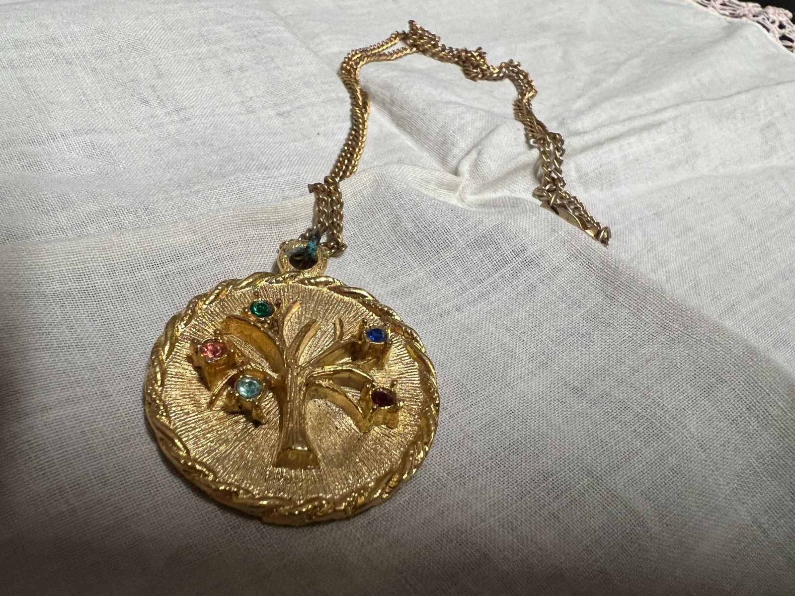 Vintage Tree of Life Necklace Pendant Gold Toned 16 Inches