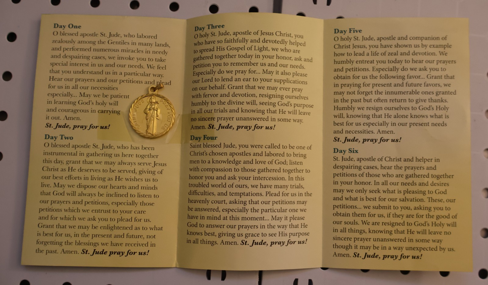 St Jude Medal w/ Reliquary Goldtone over Brass Goldtone Rim 1-1/8″ w Prayer