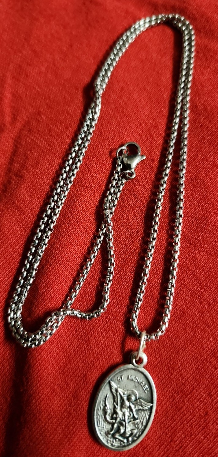 CHRISTIAN CATHOLIC Medal &24 inches chain made in Italy