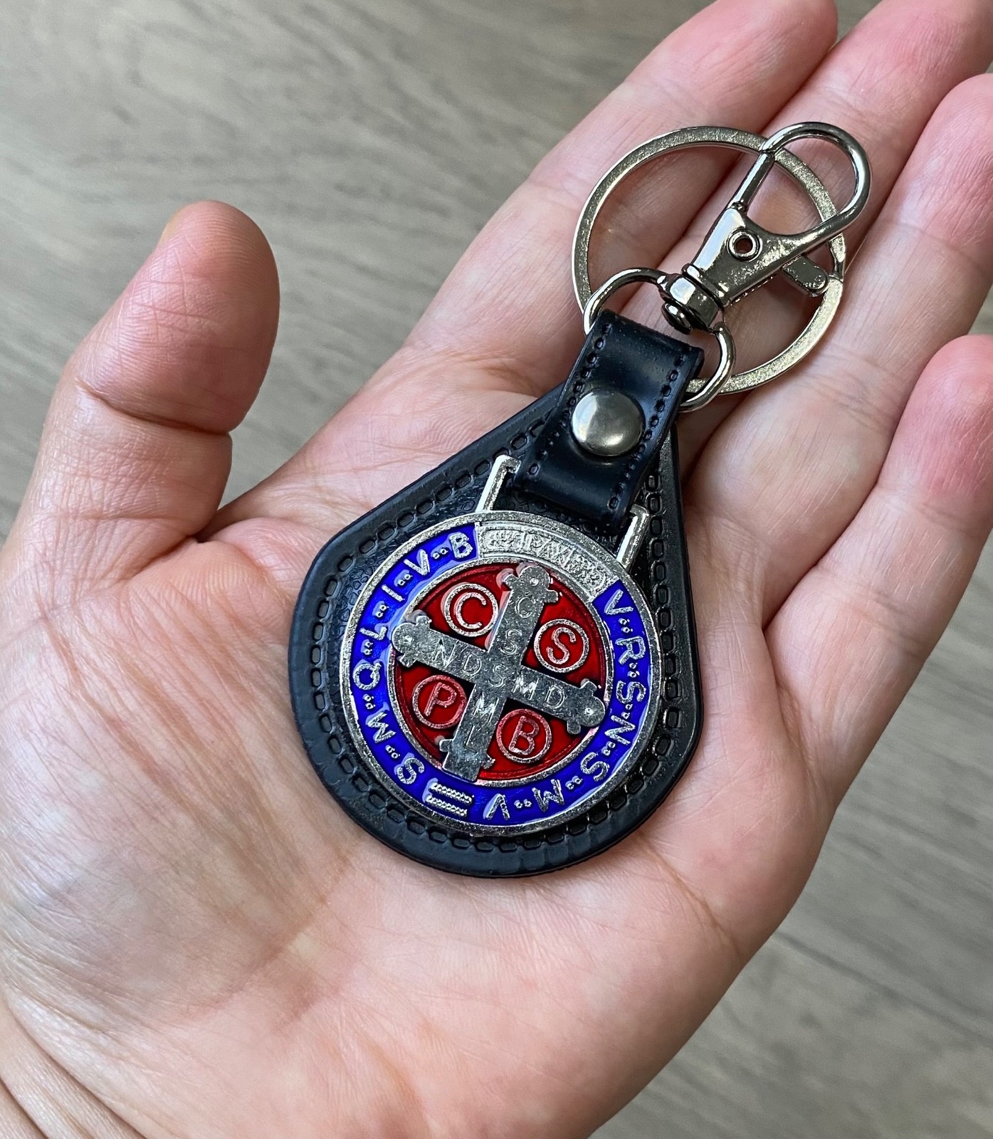 St BENEDICT KEYCHAIN Medal Protection Metal Key Ring Llavero Blue Red San Benito