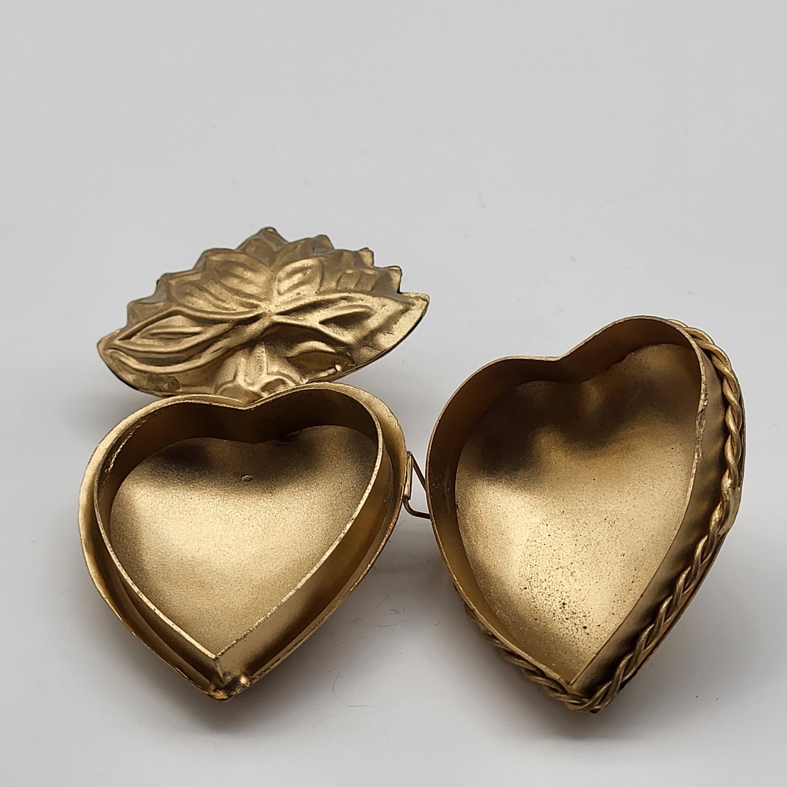 Vintage Sacred Heart Metal Locket Trinket box Ornament compartment shrine