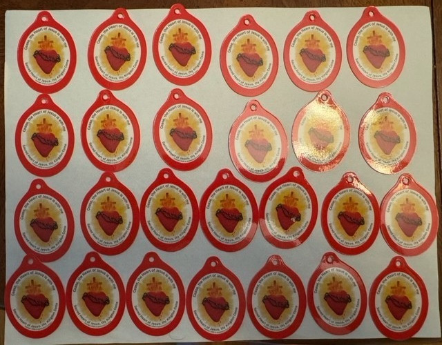 Lot of 25 Sacred Heart Badges Soft Plastic