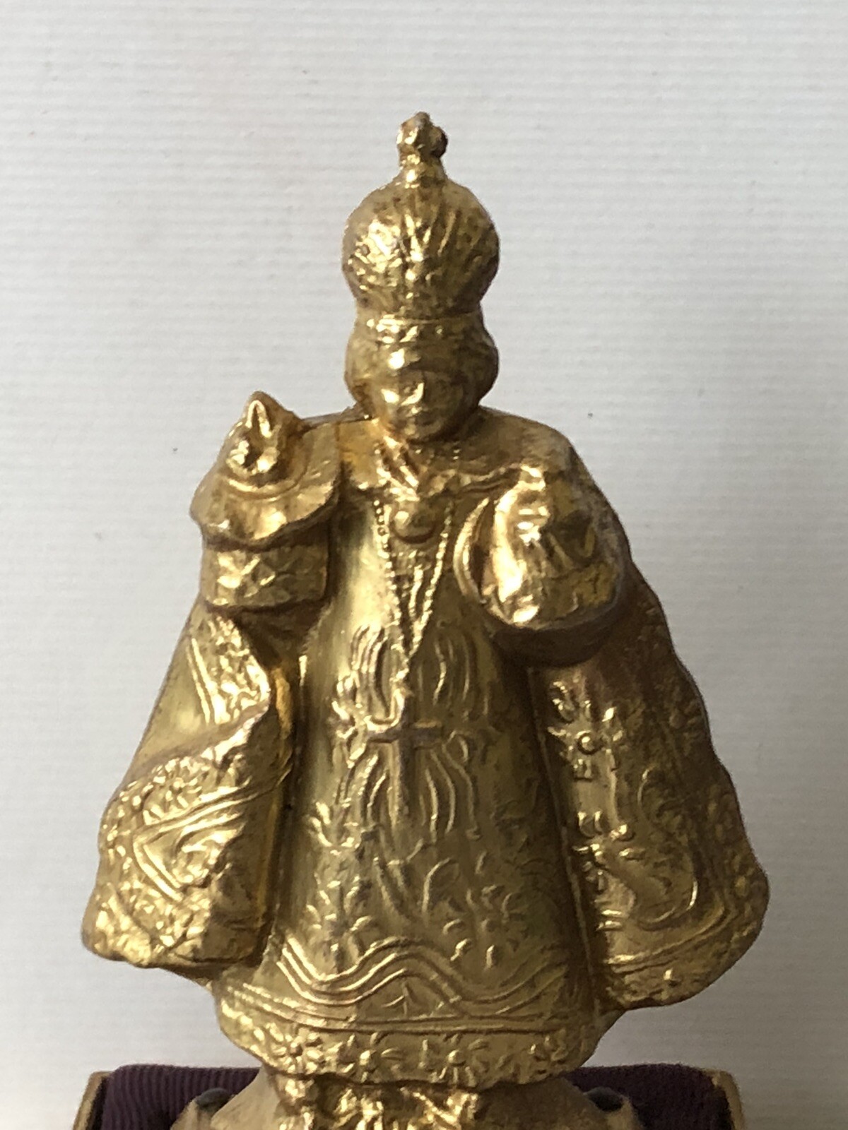 Vintage Antique Gold Medal Infant Of Prague Catholic Holy Christian Figure Small