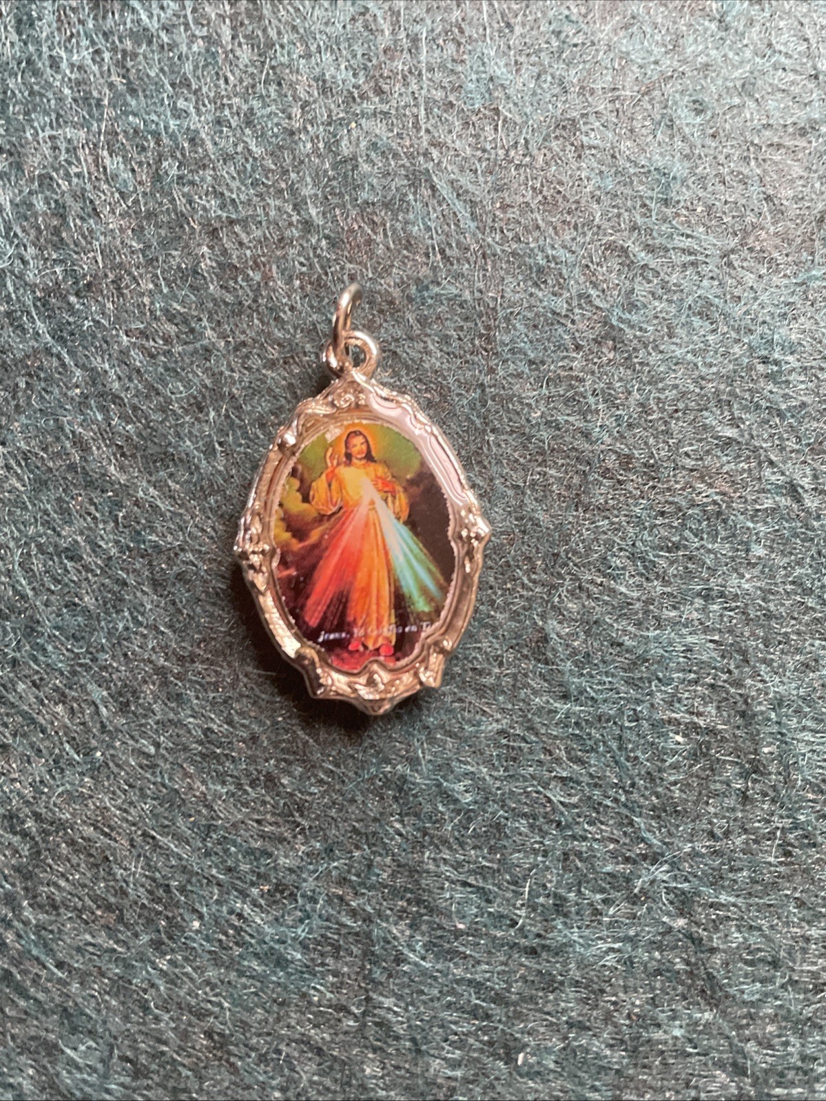 Divine Mercy Jesus Medal pendant Charm Silver Tone Religious Jewelry