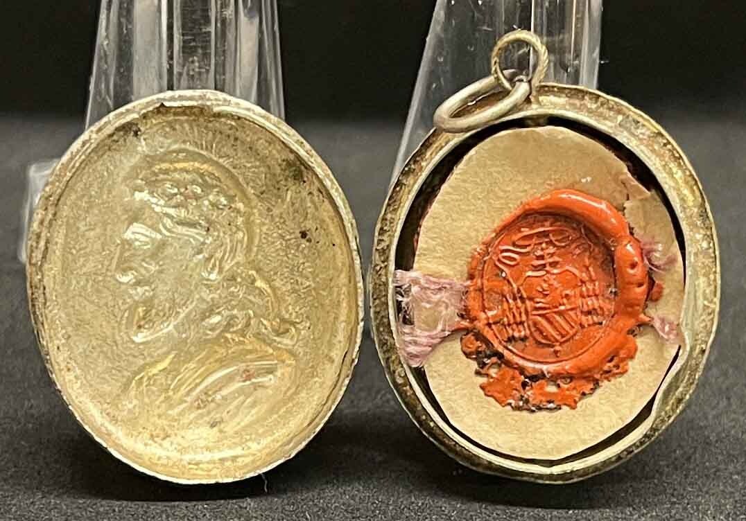 Italy 1930´ antique relic St Carlo Borromeo with the original wax seal 1st Class