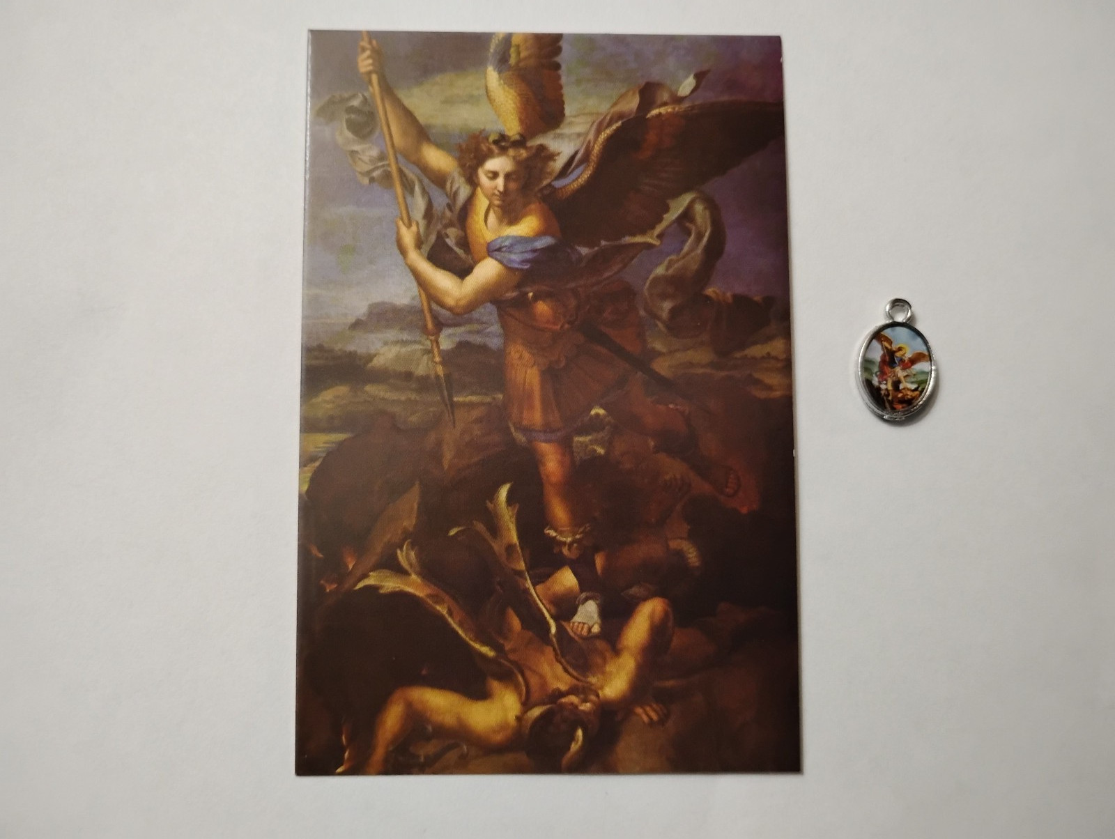 St Michael Holy prayer card & Medal New FREE SHIPPING